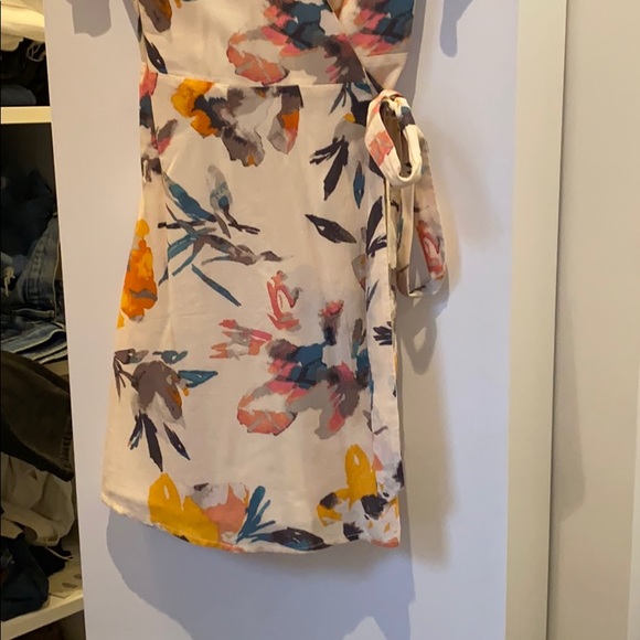 Floral wrap dress - Picture 2 of 4